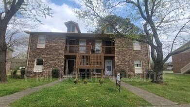 Building Photo - 1502 Barrington Rd NW