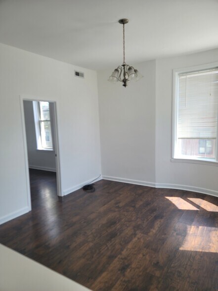 Building Photo - 2024 S Leavitt St