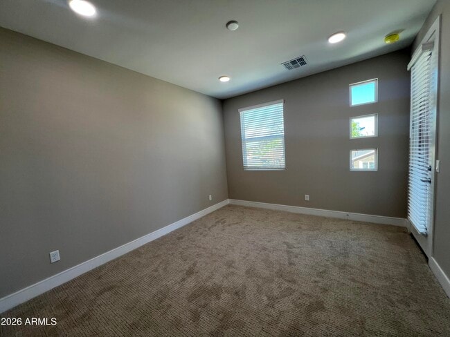 Building Photo - 1015 E Pasadena Ave