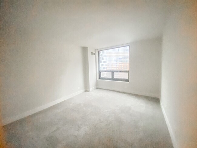 Building Photo - 440 N Wabash Ave