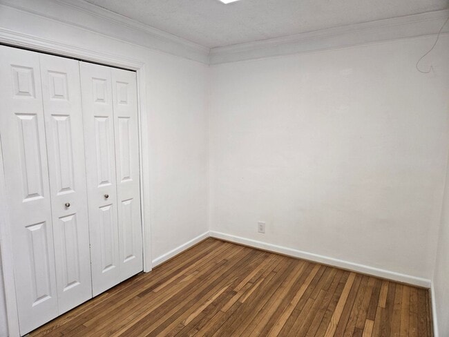 Building Photo - Move In Ready!