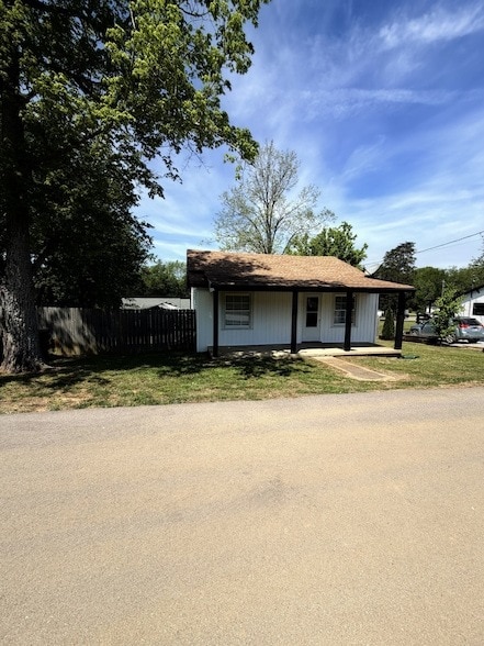 Building Photo - 112 Polk St