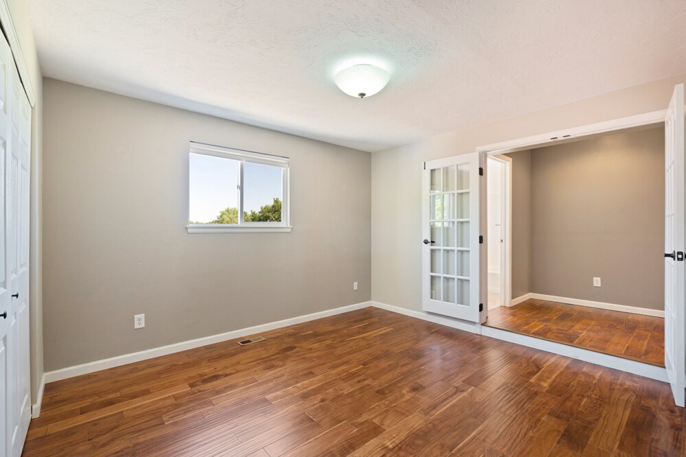 Upstairs Flex/Open Room - 150 Ranae Dr