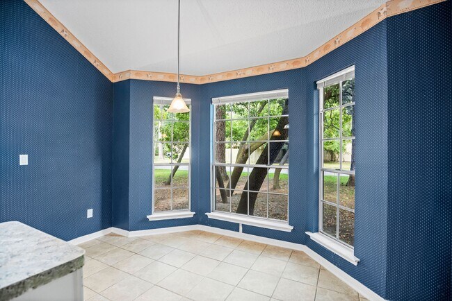 Building Photo - 22 S Rain Forest Ct