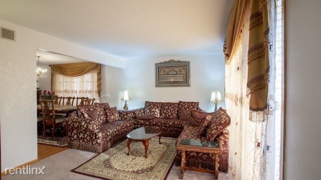 Building Photo - 4 br, 3 bath House - 10837 Lorel Avenue