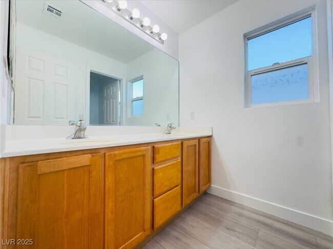 Building Photo - 8809 Timber Mesa St