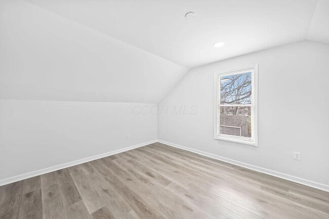 Building Photo - Fully Renovated 3BR/3BA Home with Quartz Finishes Near Easton - Move in Ready!