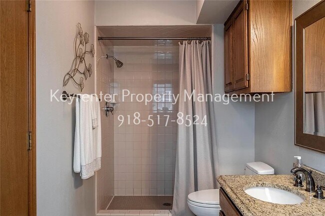 Building Photo - Large | 4 Bed | 3 Bath | South Tulsa