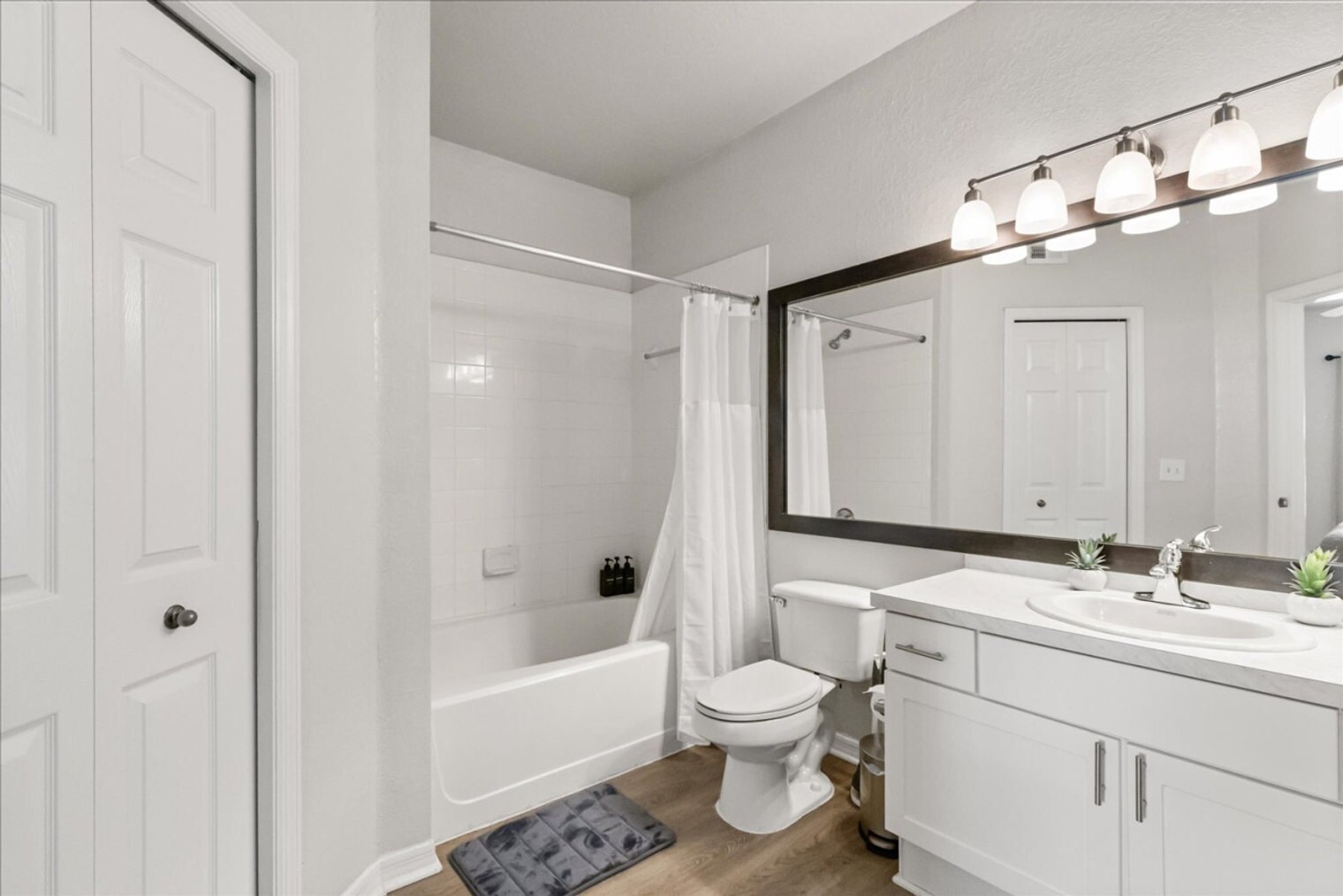 Building Photo - 19138 Portofino Dr