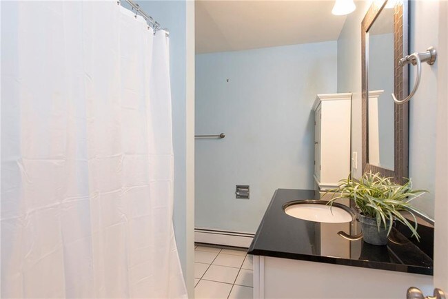 Building Photo - 7 Cowsill Ln