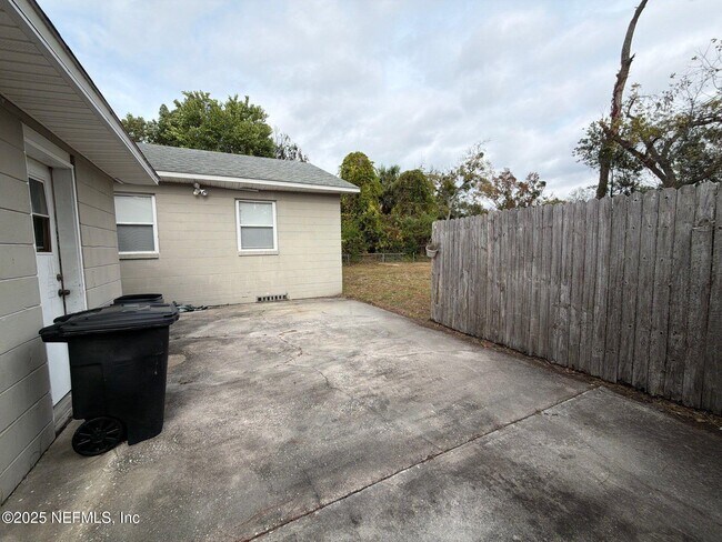 Building Photo - 1359 Stimson St