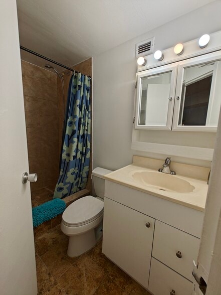 Building Photo - 825 Brickell Bay Dr
