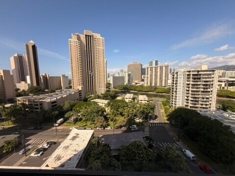 Building Photo - 411 Hobron Ln