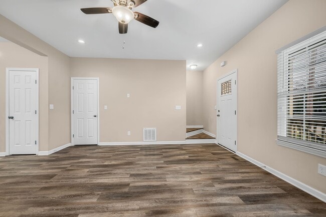 Building Photo - 1911 9th Ave N