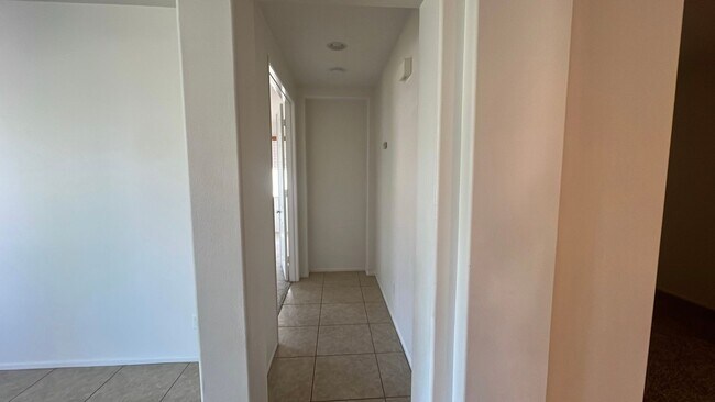 Building Photo - (APPLICATION PENDING) West Lancaster Singl...