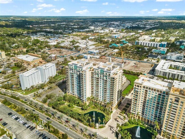 Building Photo - 800 N Tamiami Trl