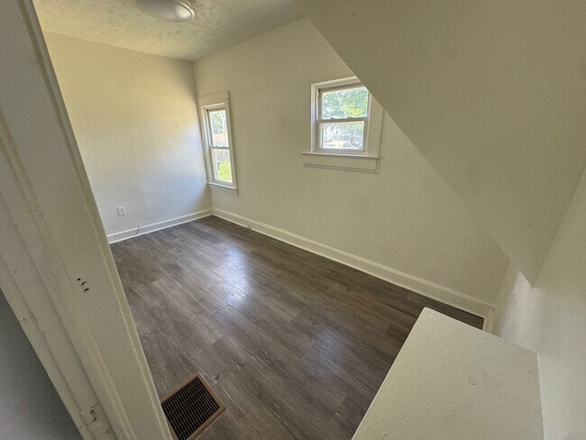 Building Photo - 3134 W 88th St