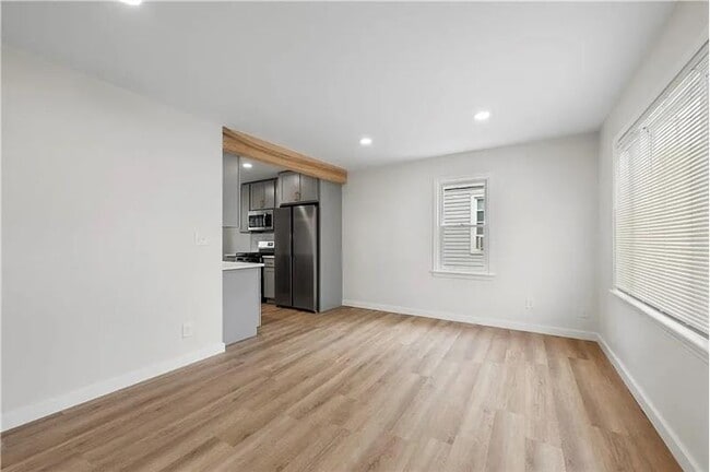 Building Photo - 13410 Wainfleet Ave