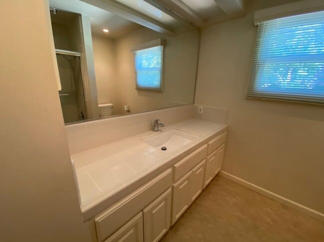 Building Photo - 2 bedroom bungalow in La Loma neighborhood!