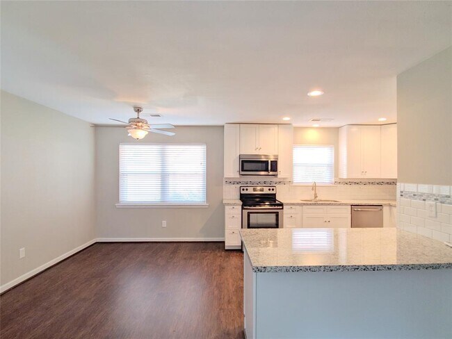 Building Photo - 10603 Brentway Dr