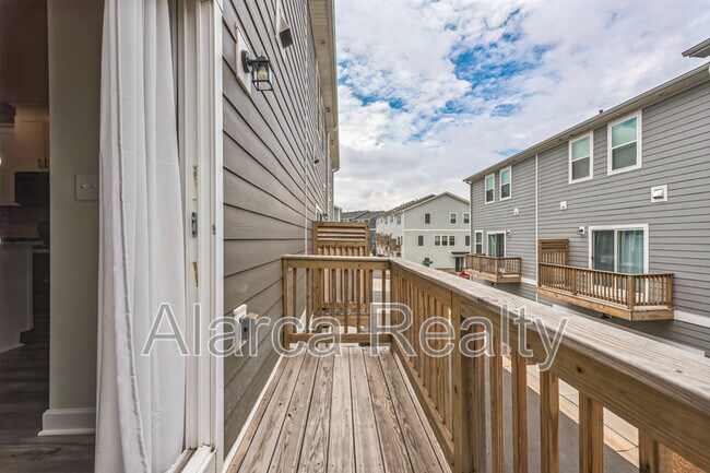 Building Photo - 4540 Millennium Ave