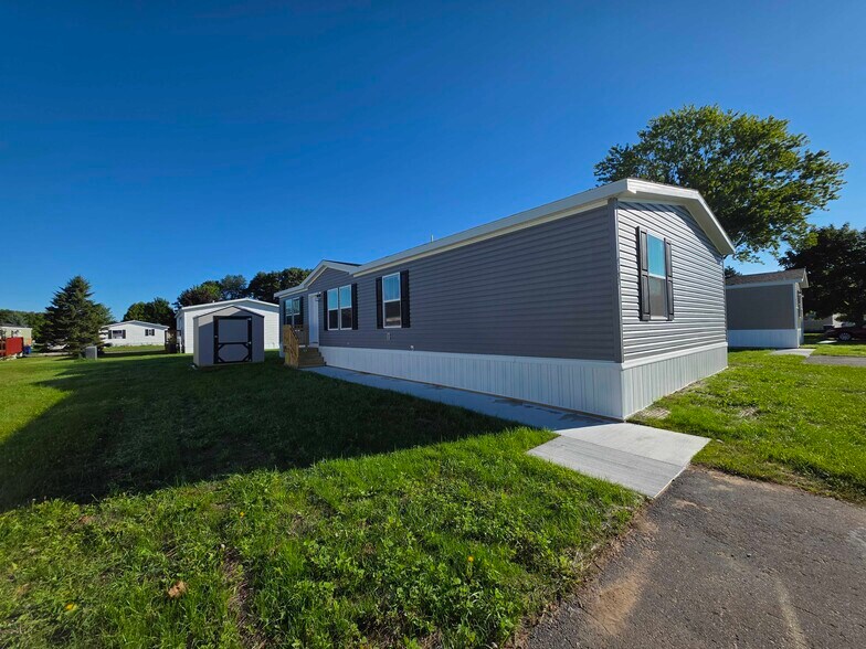 Building Photo - 4393 Hemlock Loop
