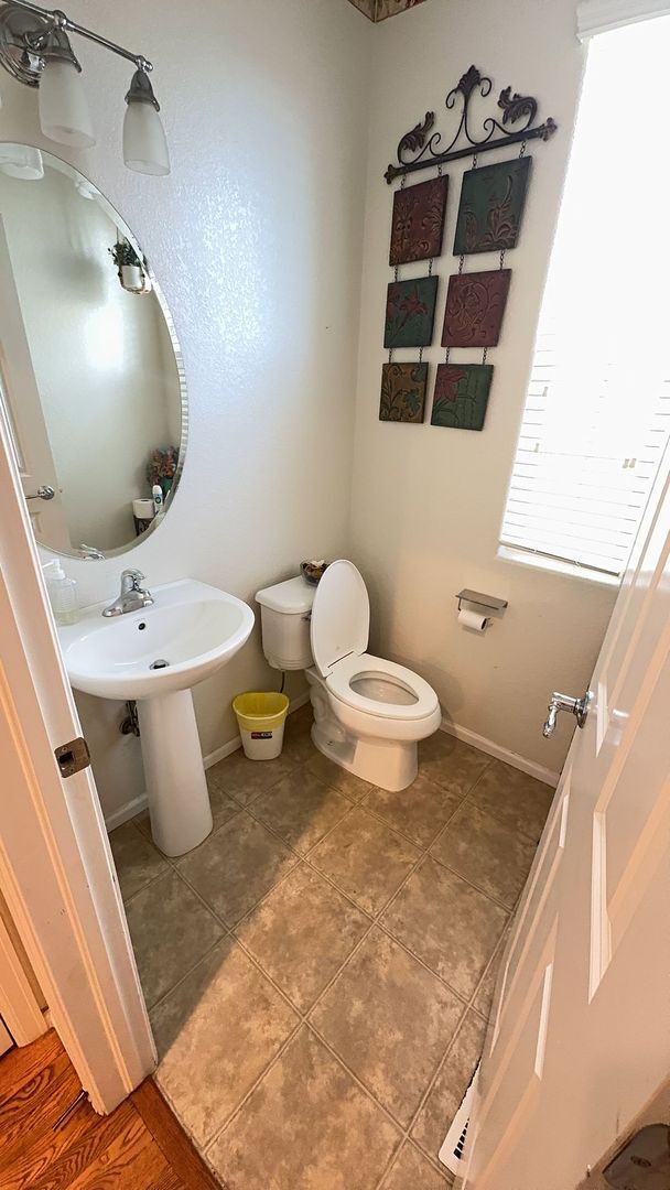 Building Photo - 7632 Sandy Springs Point