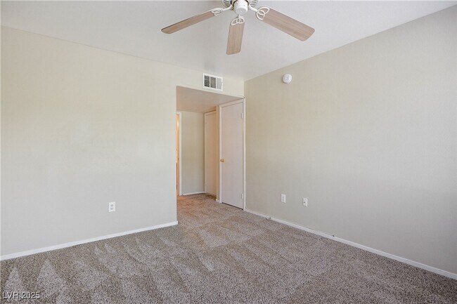 Building Photo - 5710 E Tropicana Ave