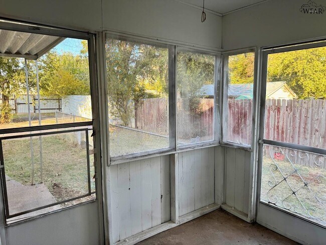 Building Photo - 3008 Cumberland Ave