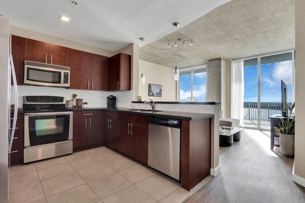 Kitchen: 10.3 x 9.6 - 300 S Australian Ave