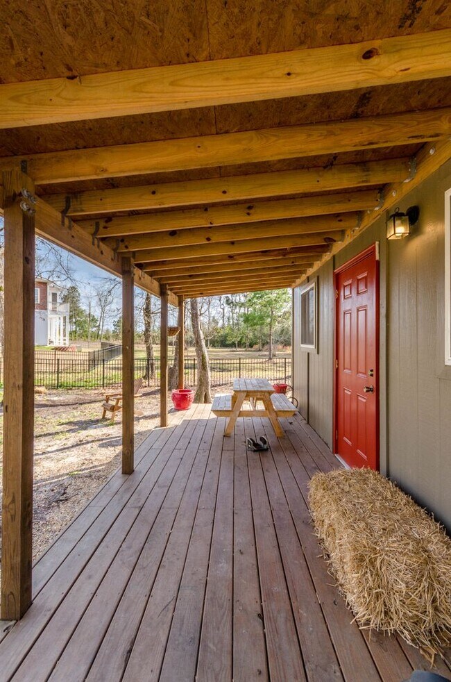 Building Photo - 255 Mimosa Dr