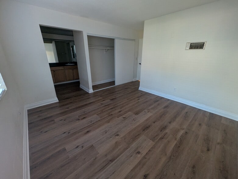 Master Bedroom - 10246 Black Mountain Rd
