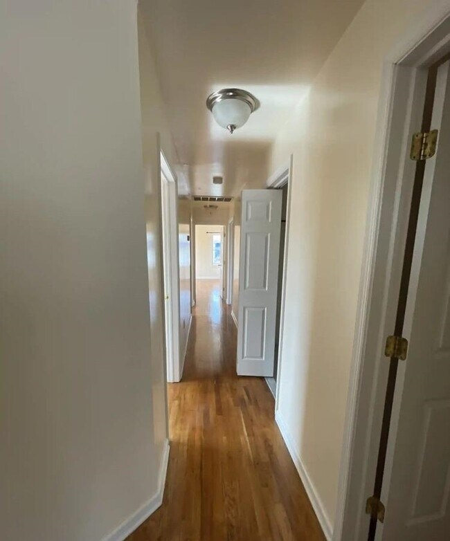 Building Photo - 13 Union St