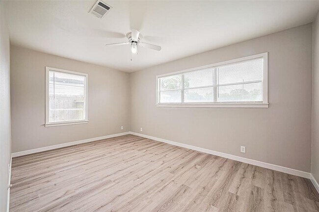 Building Photo - 3323 Suiter Way