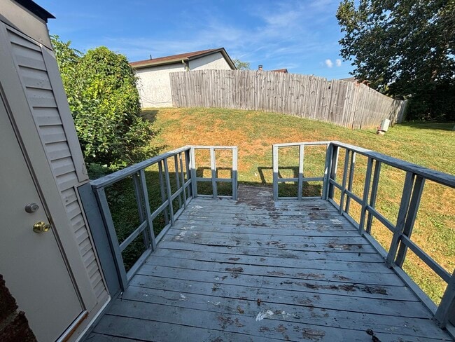 Building Photo - 577 El Paseo Pl