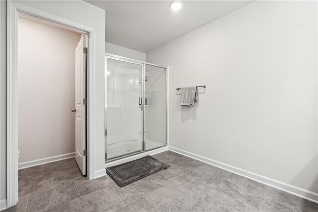 Building Photo - 4655 Fullerton Dr