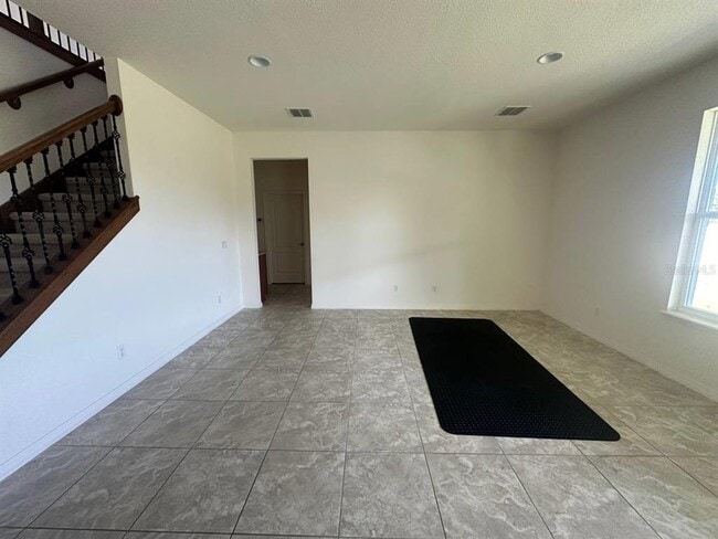 Building Photo - 3877 Mount Vernon Way