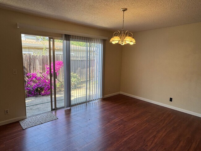 Building Photo - Duplex for Rent – Citrus Heights, CA