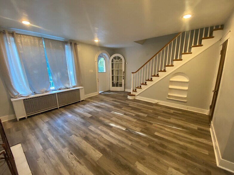 Building Photo - 839 Eldora Plz