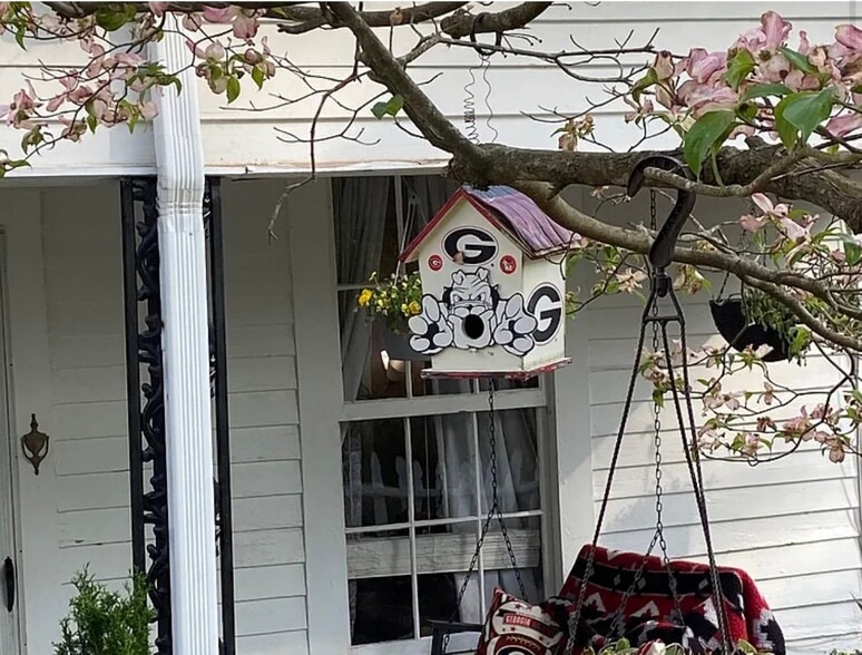 Building Photo - 147 White Cir