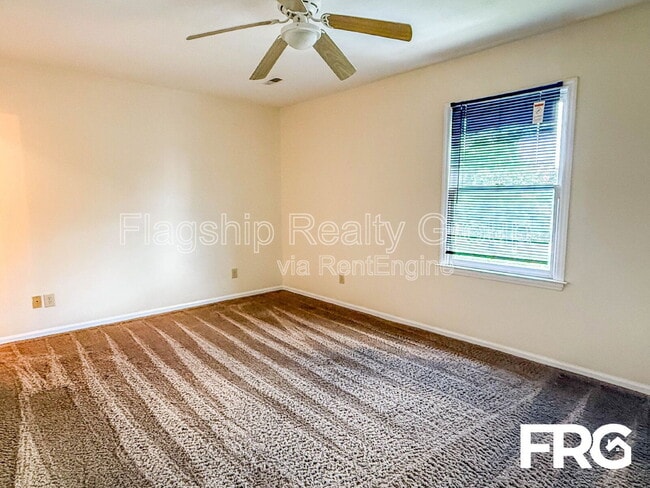 Building Photo - 105 Chesterfield Ct