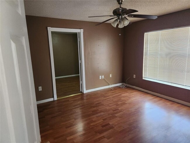 Building Photo - 6218 Rolling Hammock Pl