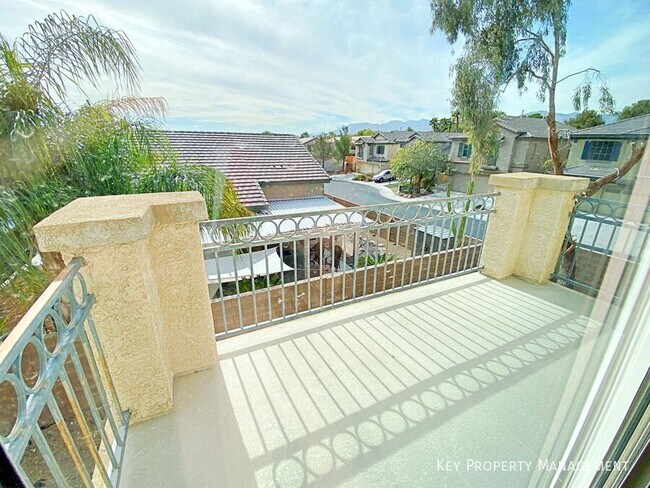 Building Photo - 9057 Spinning Wheel Ave