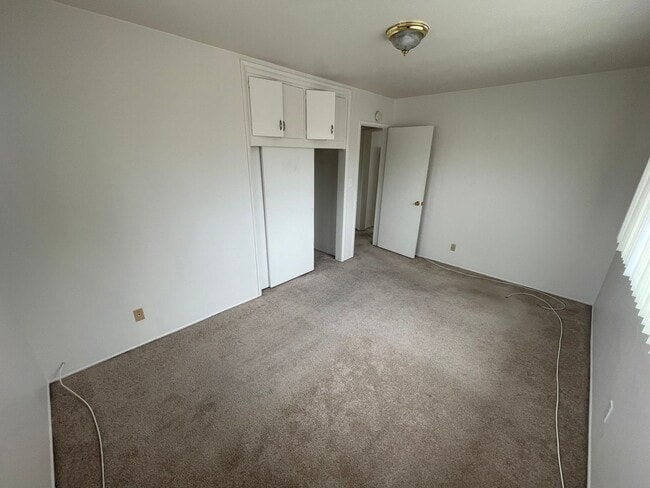 Building Photo - 2568-2568 Landis St