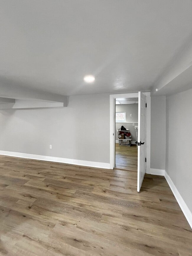 Building Photo - Welcome to this newly remodeled gem located in the heart of Collier, PA.