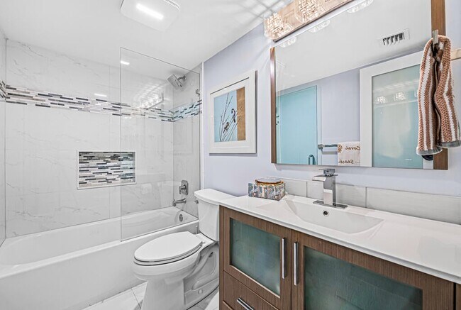 Building Photo - 3581 S Ocean Blvd