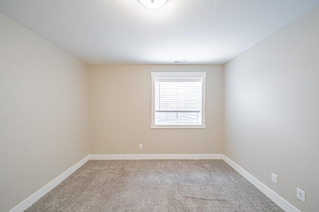 Building Photo - 2896 Blackwood
