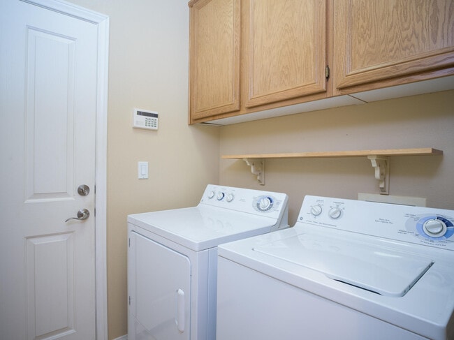 Building Photo - 42222 Revere St