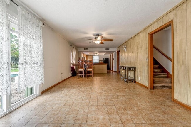Building Photo - 576 Marshall Rd