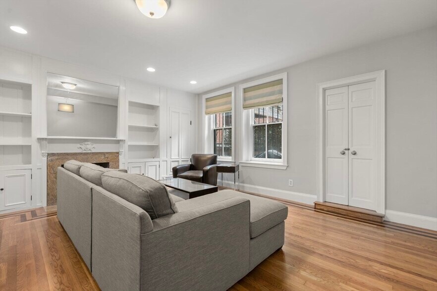 Building Photo - 125 Beacon St